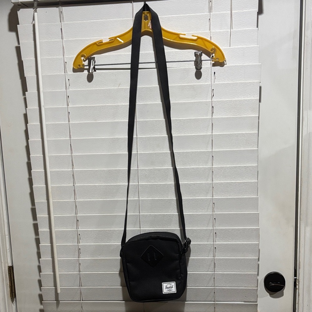 Herschel Supply Company Black Crossbody Pouch - Picture 1 of 7